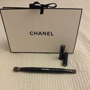 CHANEL Retractable Dual-Tip Eyeshadow Brush Pinceau Duo Blender/Shader